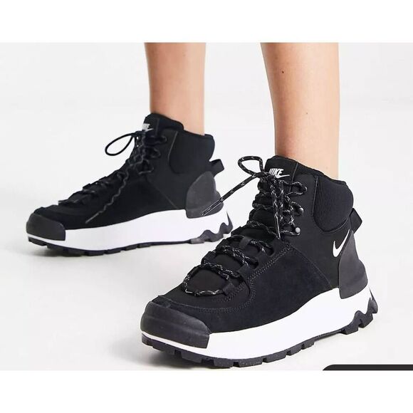 Nike Women's City Classic Boot Shoes Sneakers Size 9.5 - Picture 1 of 9
